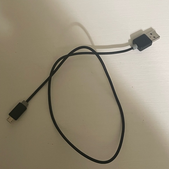 iHome iBT68 Small Color Changing Home Speaker - Picture 3 of 5